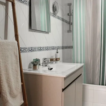 Lovely Oceanview Beach House Portimao