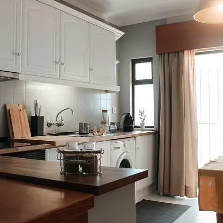 Lovely Oceanview House Apartment